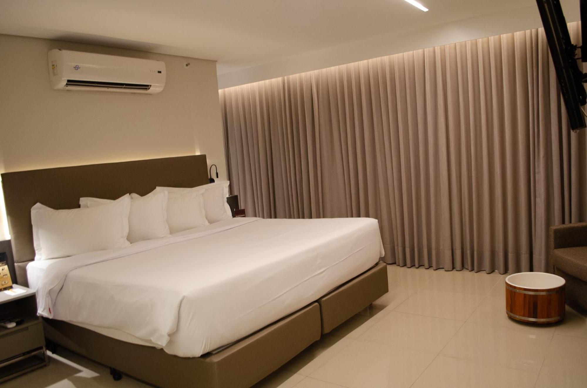 Royal Boutique Savassi Hotel Belo Horizonte Esterno foto A bedroom at the hotel
