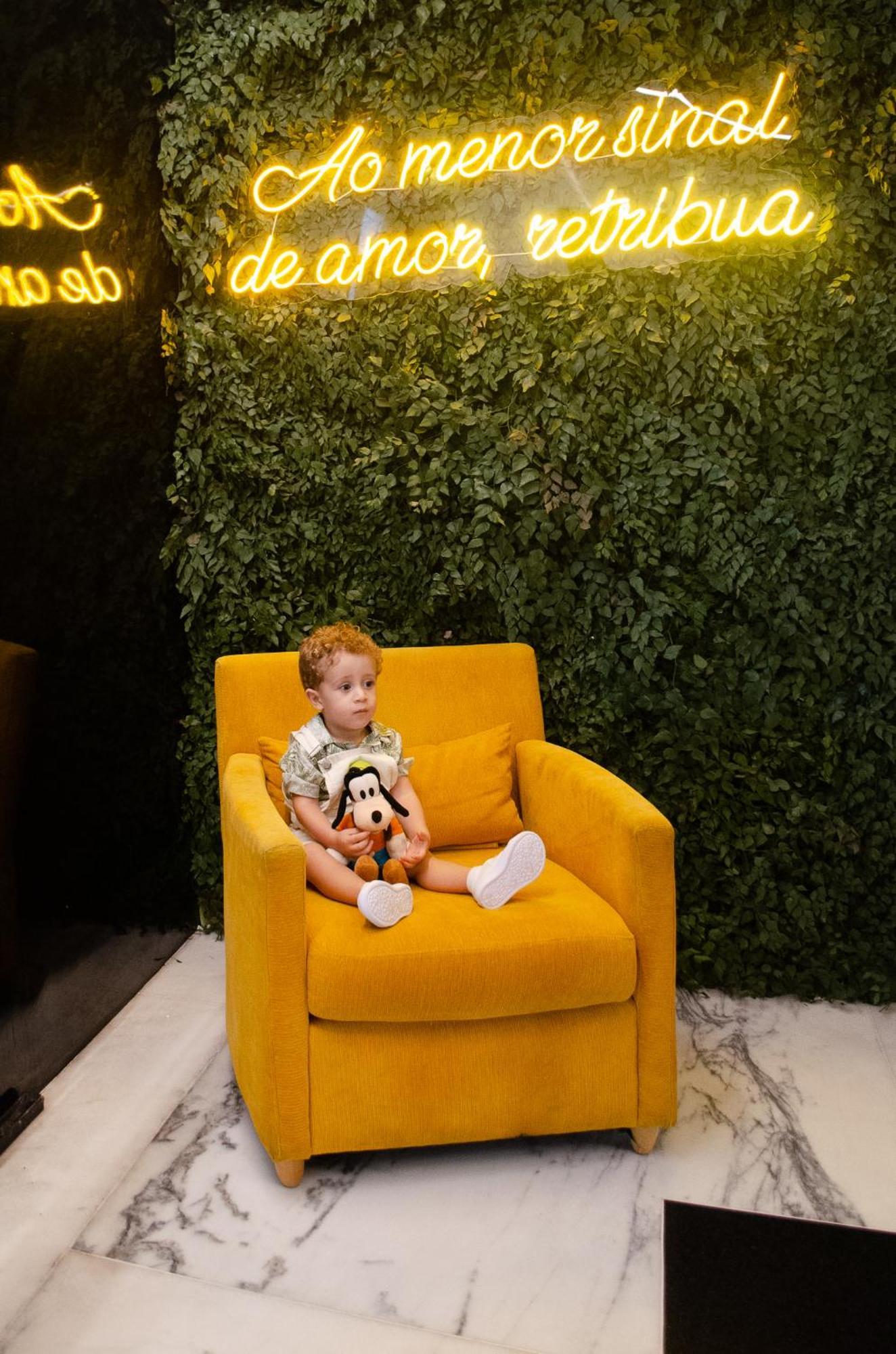 Royal Boutique Savassi Hotel Belo Horizonte Esterno foto A child with a Goofy plush
