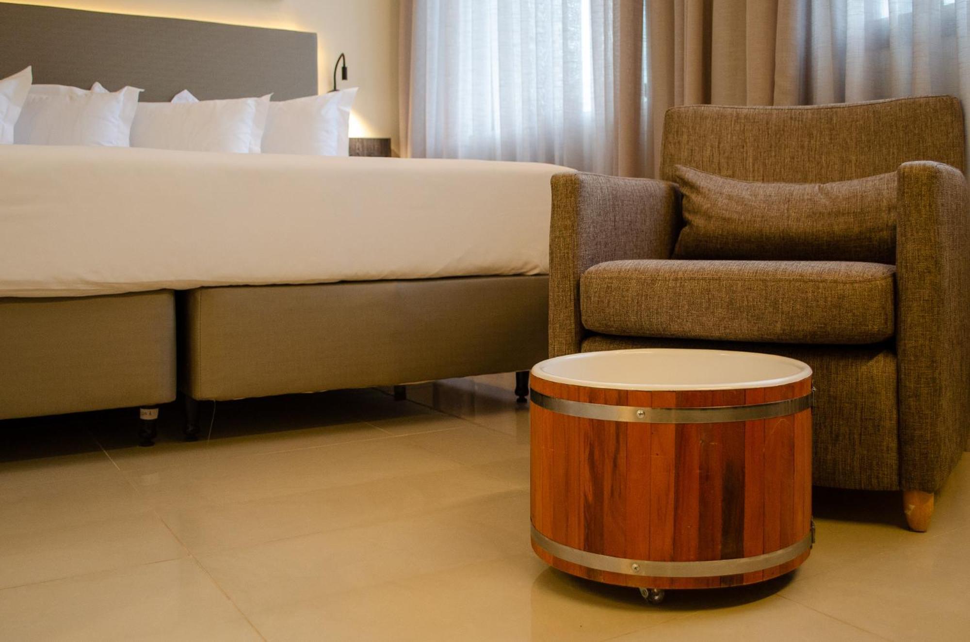 Royal Boutique Savassi Hotel Belo Horizonte Esterno foto A barrel table