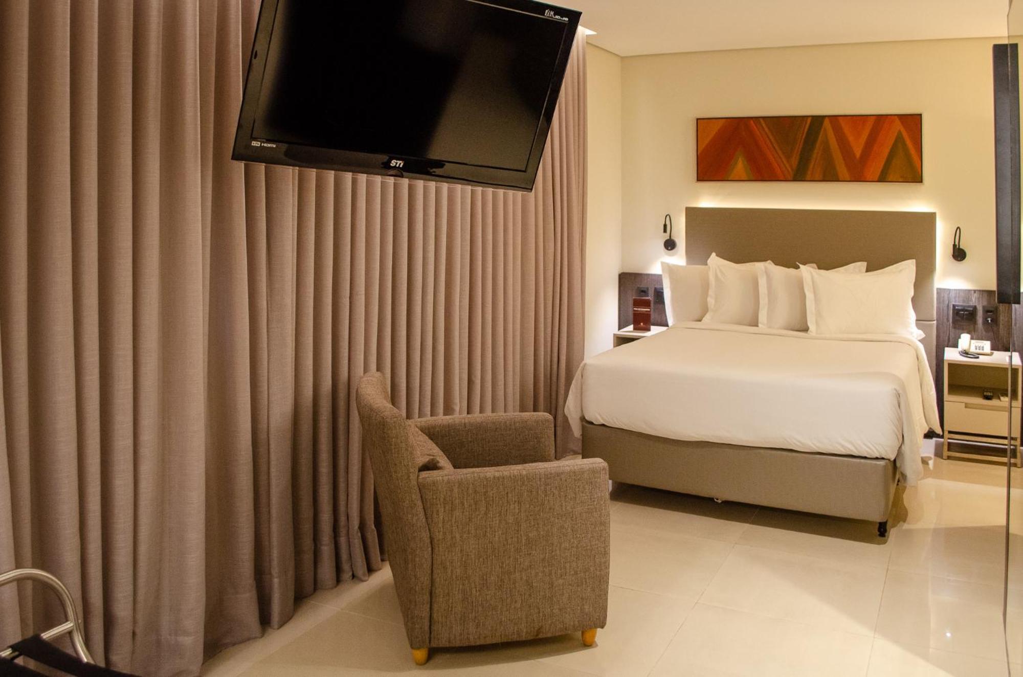 Royal Boutique Savassi Hotel Belo Horizonte Esterno foto A room at the hotel