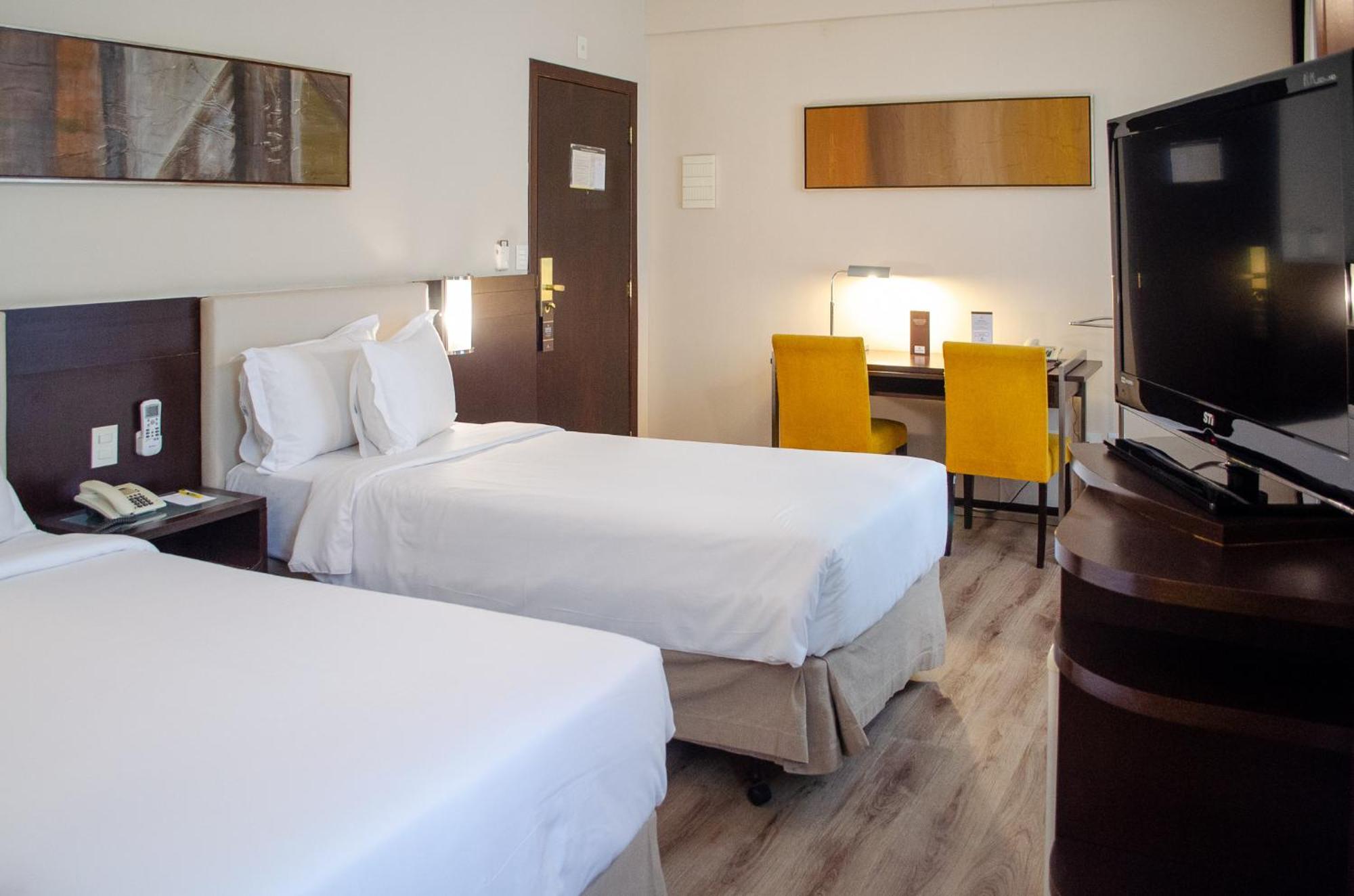 Royal Boutique Savassi Hotel Belo Horizonte Esterno foto A typical room at the hotel